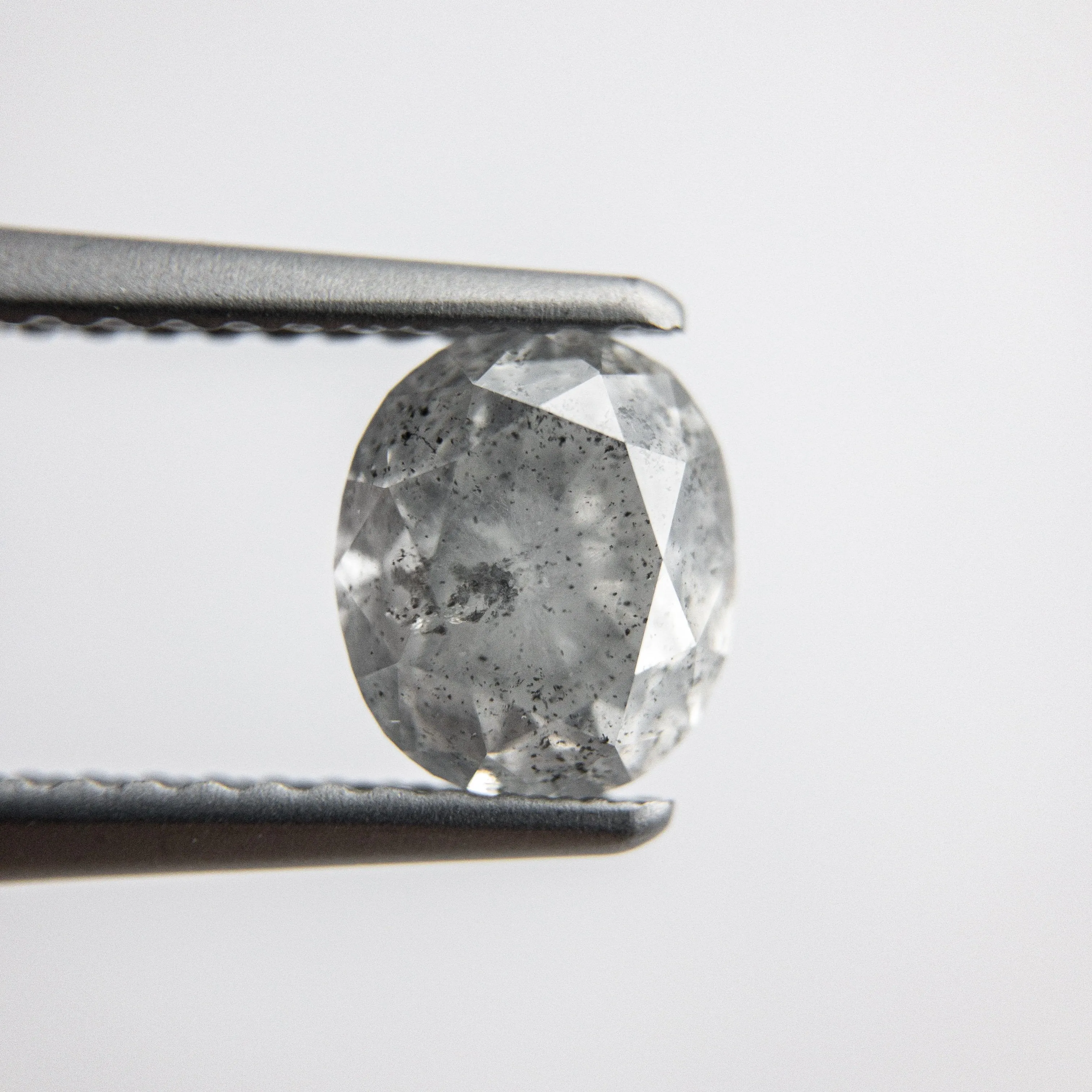 1.31ct 6.99x5.96x4.55mm Oval Brilliant 18027-05