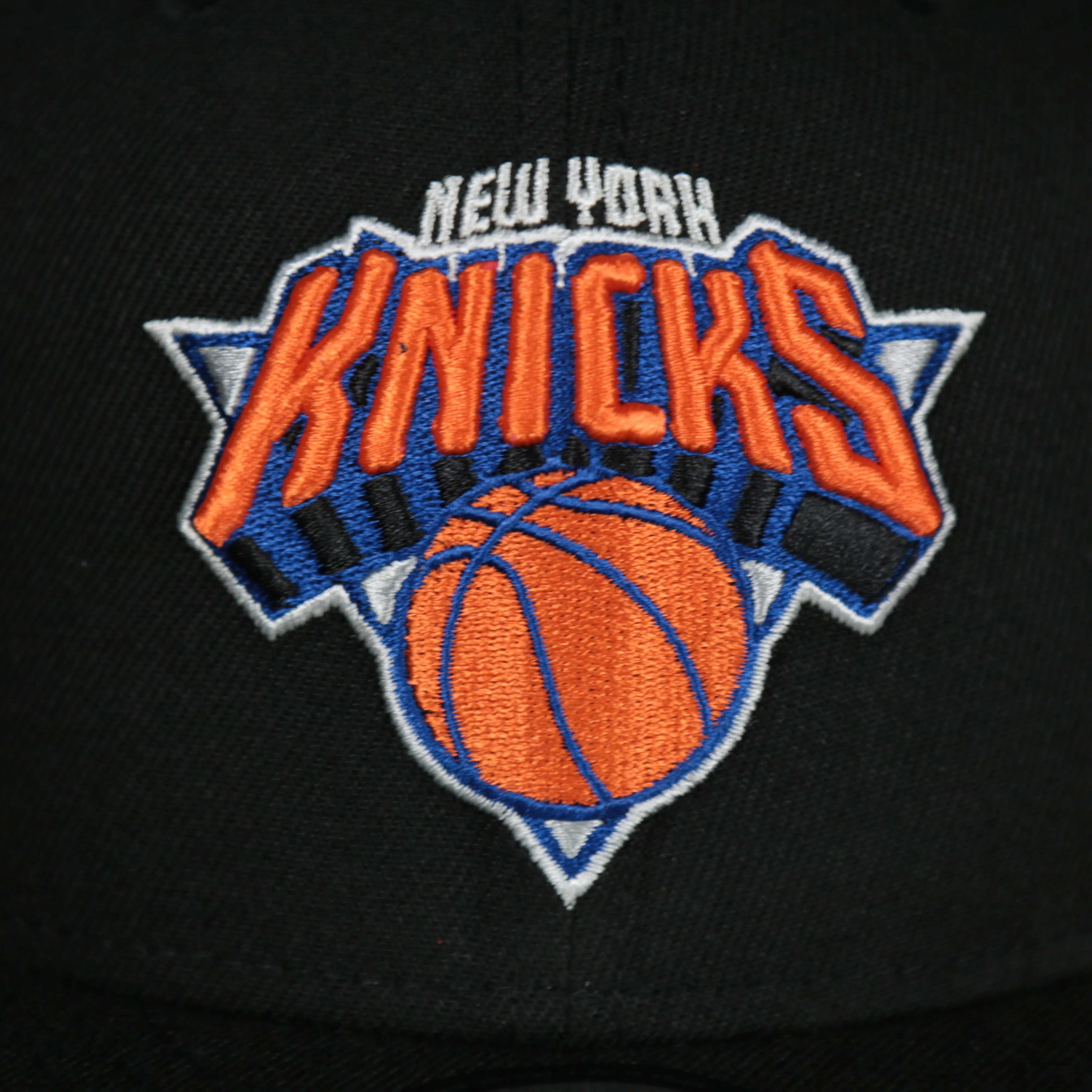 New York Knicks 2021 City Edition Vintage Grey Bottom 9Fifty Snapback | Black