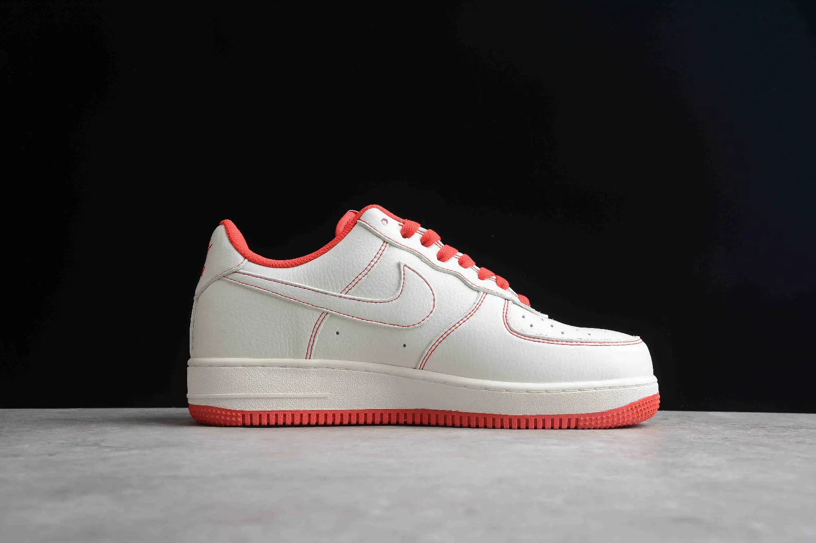 Undefeated x Nike Air Force 1 07 Low Beige Red White UN1315-801