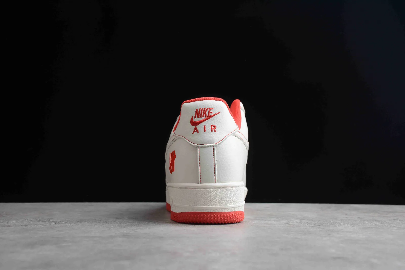 Undefeated x Nike Air Force 1 07 Low Beige Red White UN1315-801